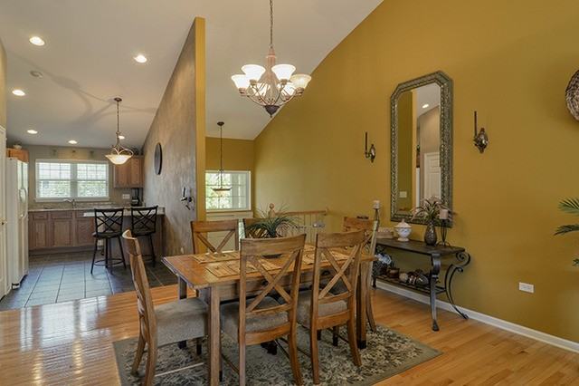 3005 Saganashkee Ln - Photo 3 of 14