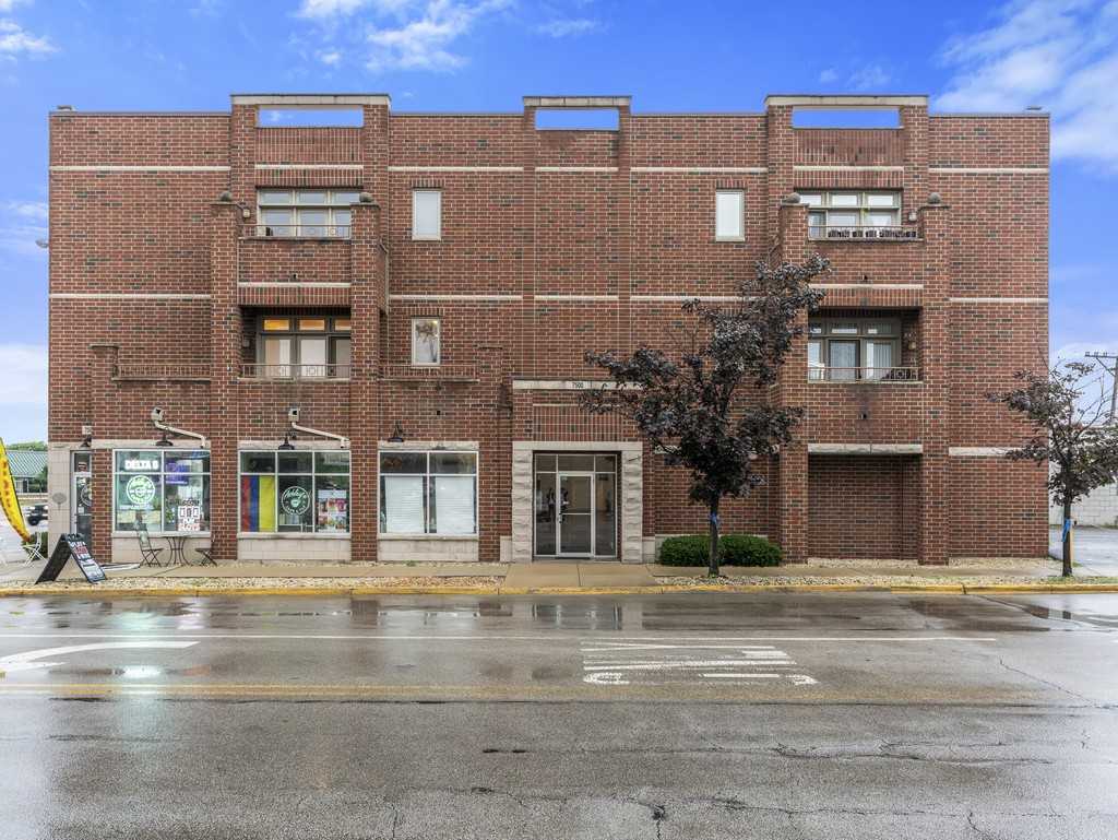 7500 W Grand Ave #2S - Photo 2 of 16