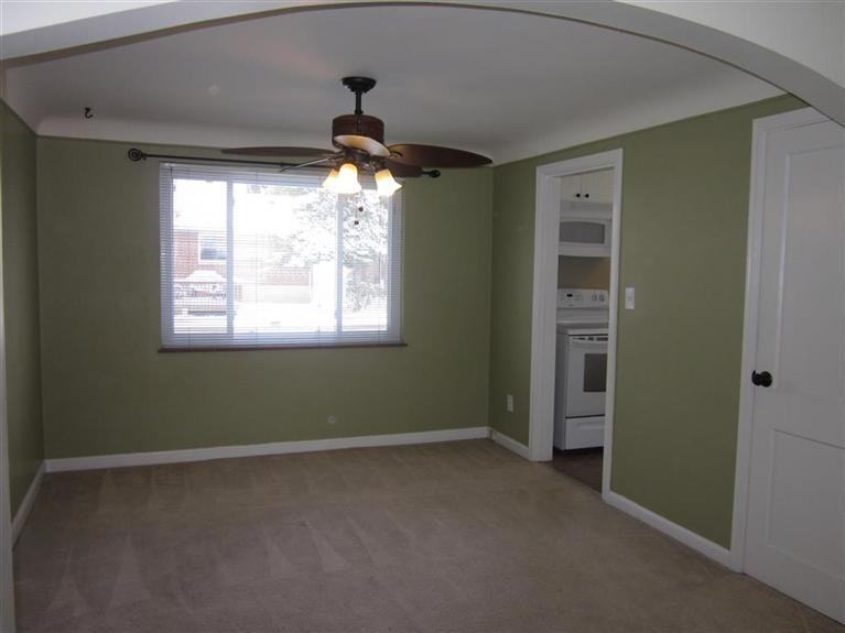 3814 Gatewood Ln - Photo 3 of 13