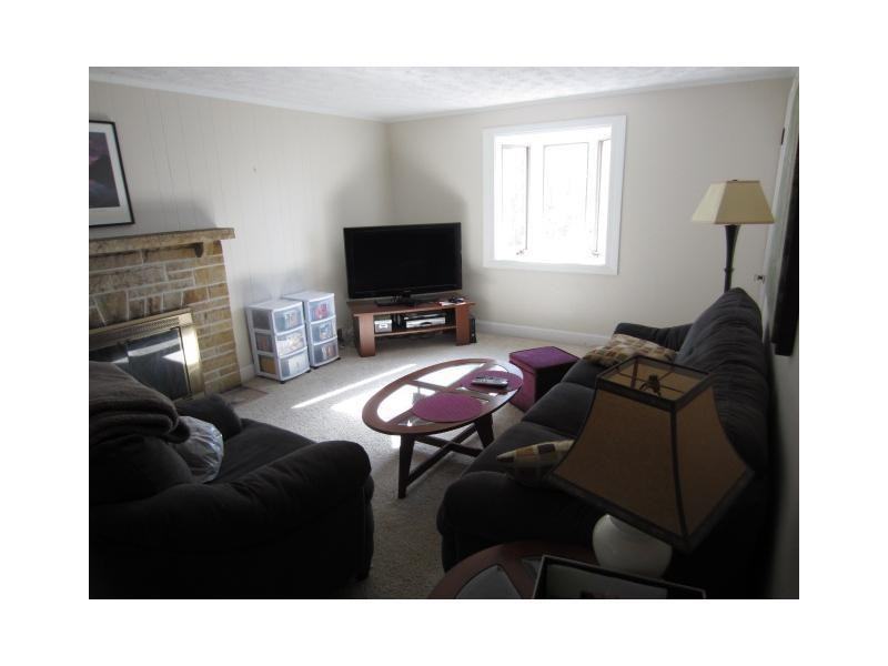 125 Green Dr - Photo 2 of 23