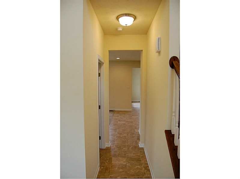 1496 Jameson Ct - Photo 3 of 25