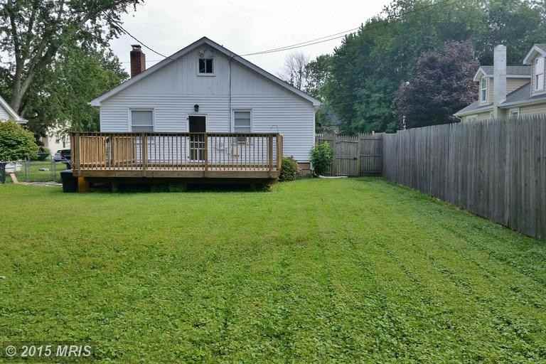 216 Lakeview Ave - Photo 3 of 23