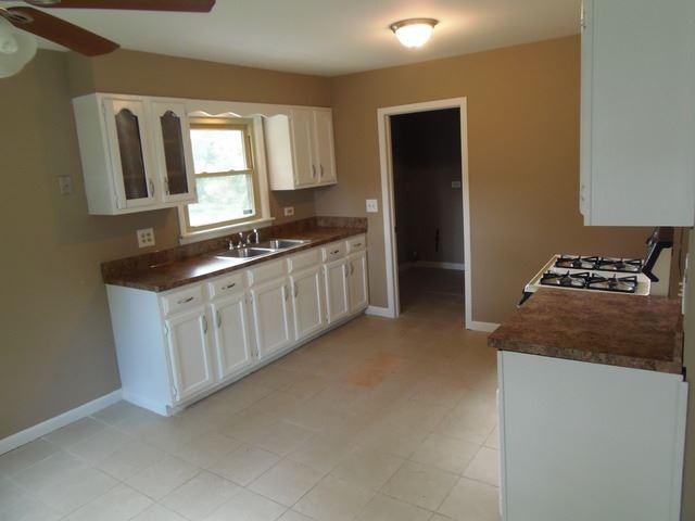 14334 Ridgeway Ave - Photo 2 of 9