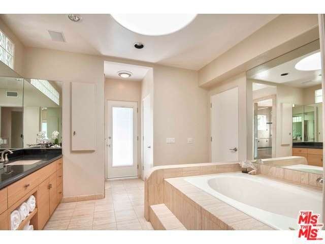 30112 Cuthbert Rd - Photo 3 of 40