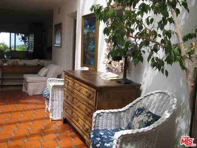 3917 S Malibu Vista Dr - Photo 2 of 20