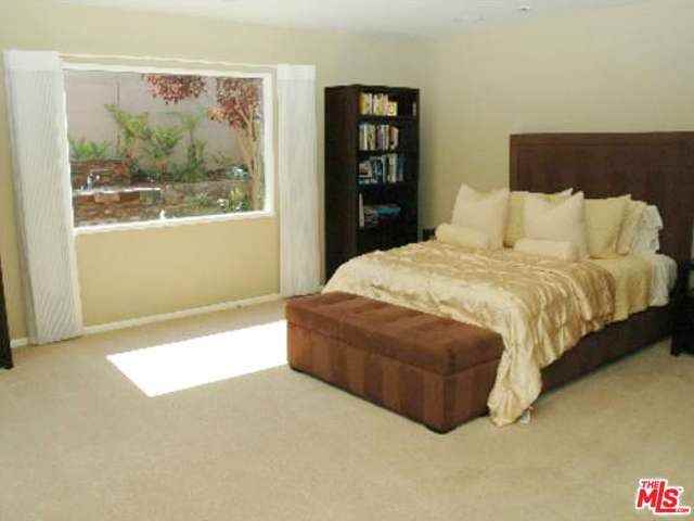 16727 Bollinger Dr - Photo 3 of 11