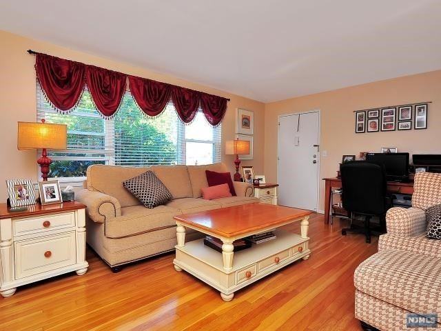 8 Rustic Cir - Photo 3 of 13