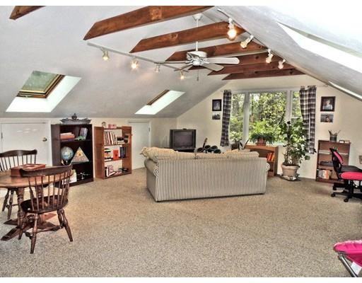 481 Heald Rd - Photo 2 of 11