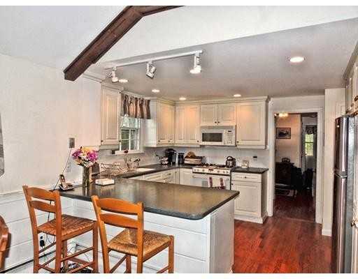 481 Heald Rd - Photo 3 of 11