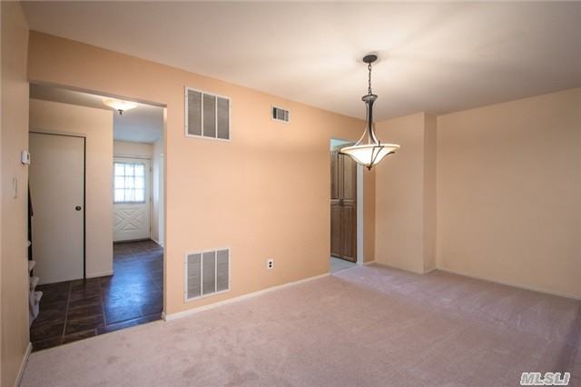 22 Woodlake Dr W - Photo 2 of 20