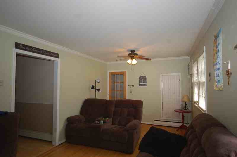 71 Main St - Photo 3 of 12