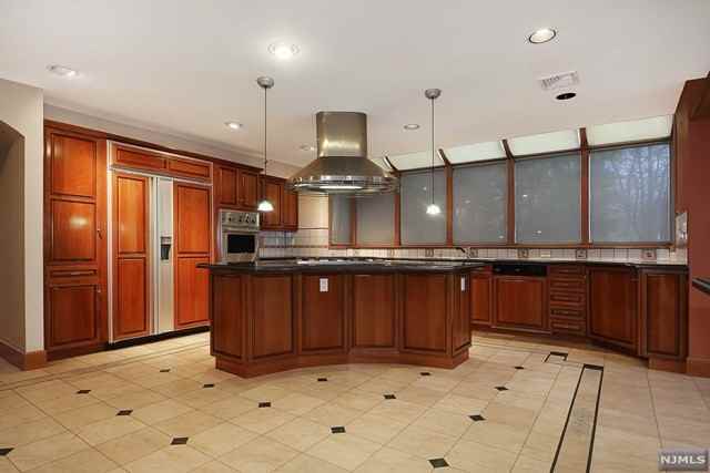 19 Rio Vista Dr - Photo 3 of 23