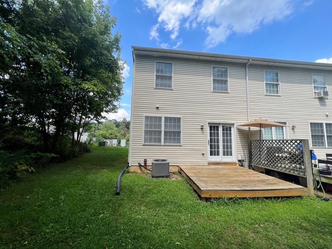 42 Queen Ave #1 - Photo 2 of 10