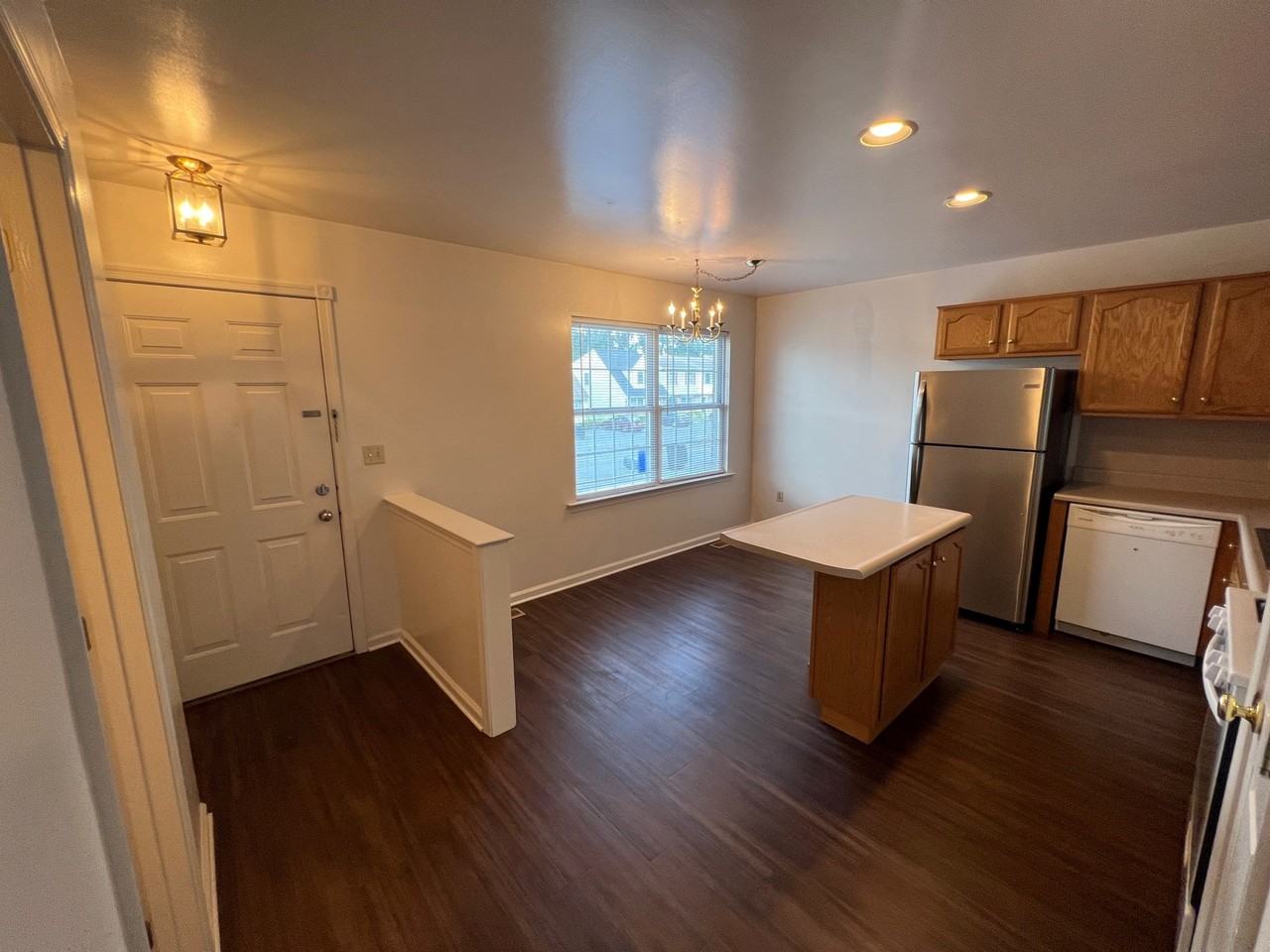 42 Queen Ave #1 - Photo 3 of 10