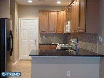 204 Brinley Dr - Photo 2 of 7