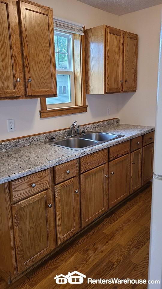 403 4th Ave N - Photo 3 of 10