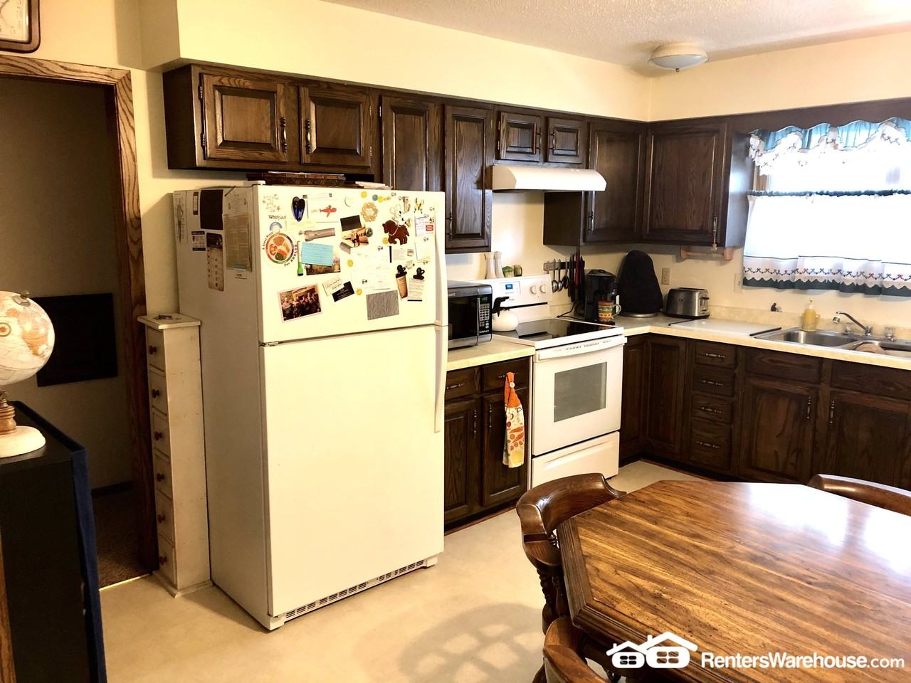 828 21st Ave N - Photo 2 of 10