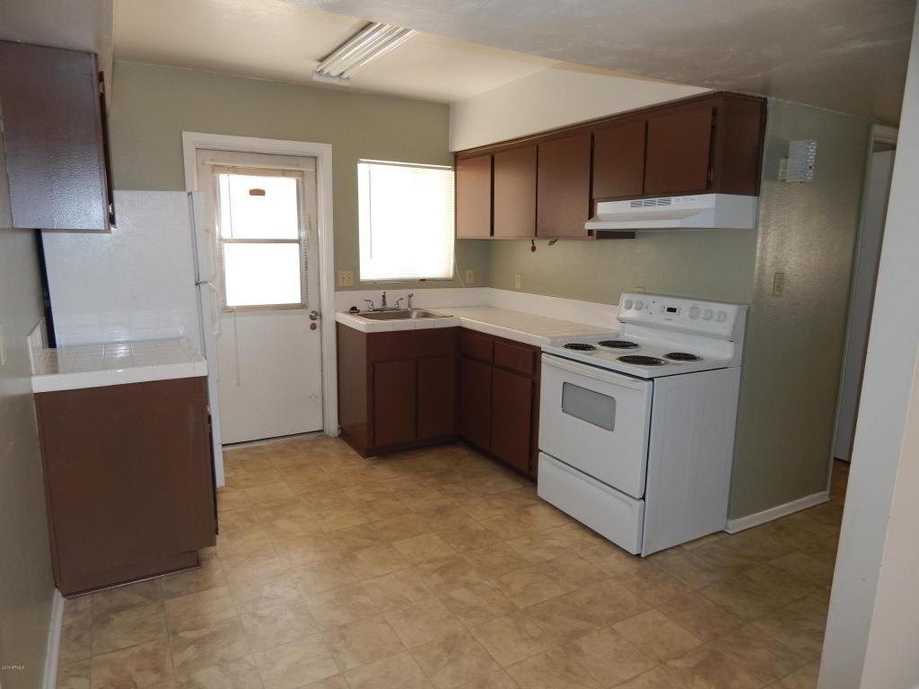 11218 W Nevada Ave - Photo 2 of 9