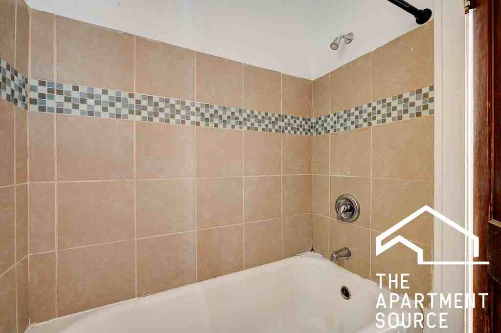 6833 21st St #1E - Photo 6 of 9