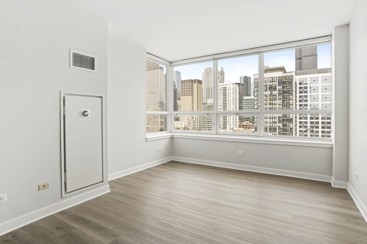 765 W Adams St #1-1 - Photo 4 of 27