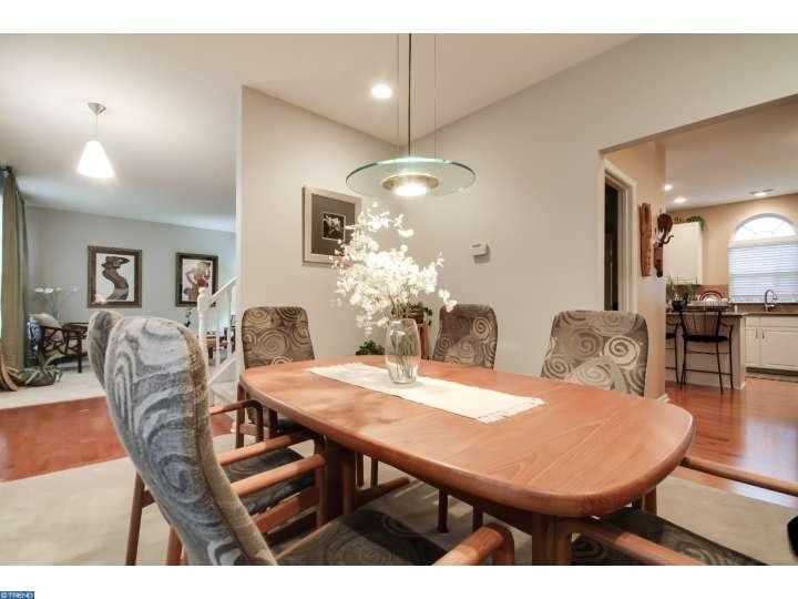 31 Raintree Dr - Photo 2 of 22