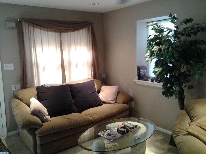 129 Wendover Dr - Photo 3 of 12