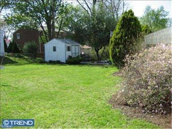 601 Tasker Ave - Photo 2 of 8