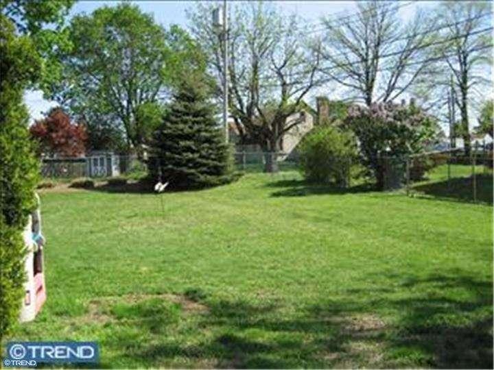 601 Tasker Ave - Photo 3 of 8