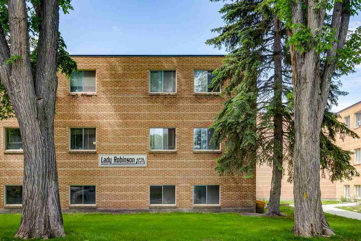 Lady Robinson Apartments - Photo 7 of 8