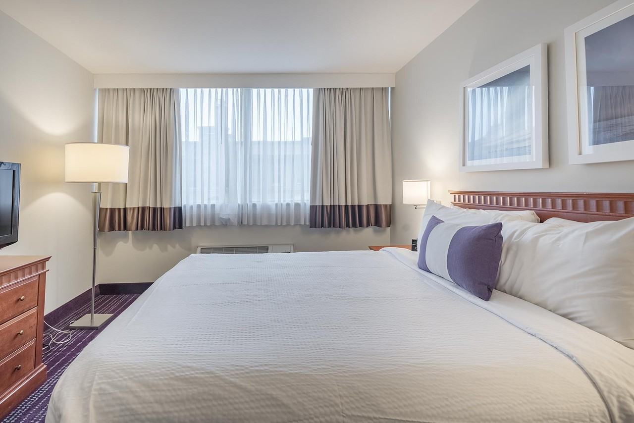 2170 Lincoln - Photo 2 of 15