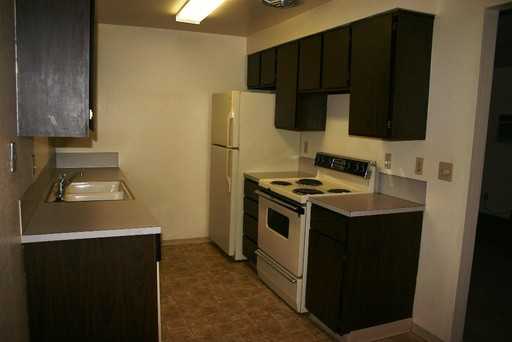 2553 W Targee St - Photo 2 of 8