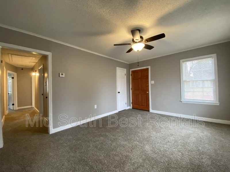 1534 Marjorie St - Photo 2 of 8