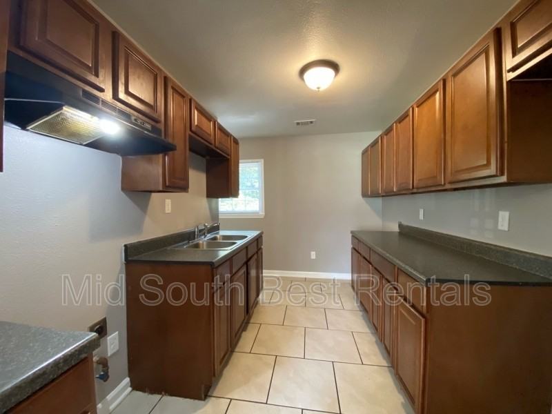 1016 Restbrook Ave - Photo 3 of 8
