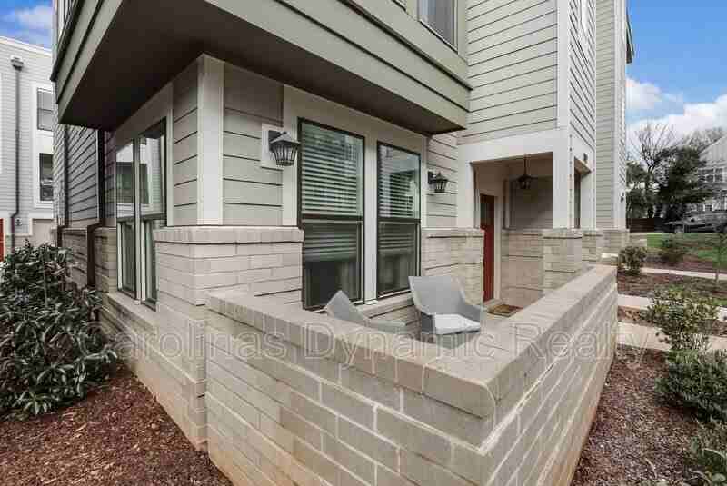 332 Uptown West Dr - Photo 3 of 34