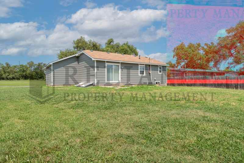 2928 N Holyoke St - Photo 3 of 28