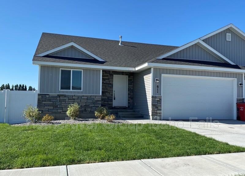 611 Lincoln St - Photo 2 of 26