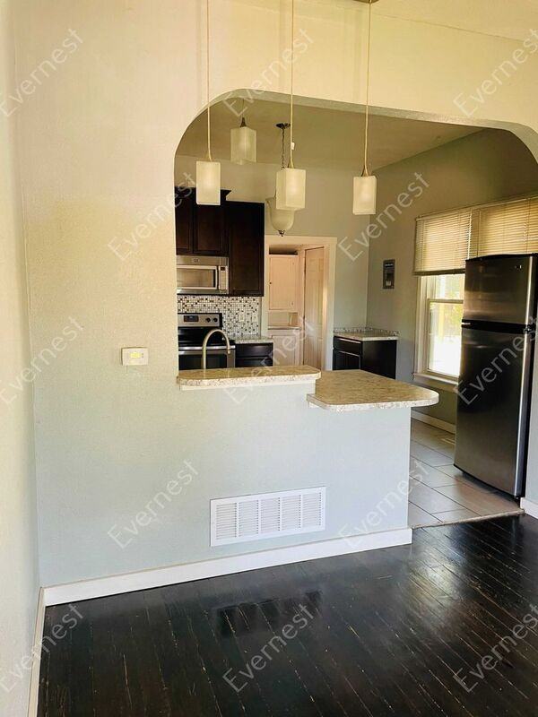 111 Riverside Ave - Photo 2 of 27