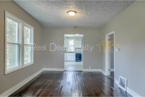 5054 S 38th St - Photo 2 of 23