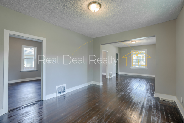 5054 S 38th St - Photo 3 of 23