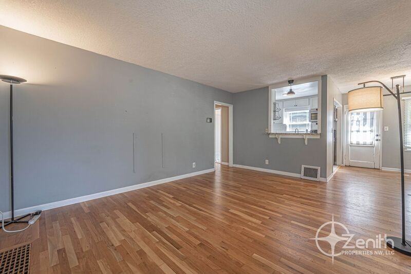 711 Nw 41st St - Photo 2 of 36