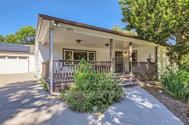 2175 Cody St - Photo 3 of 28