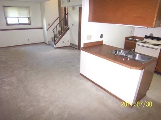 1423 Idaho Ave - Photo 3 of 8