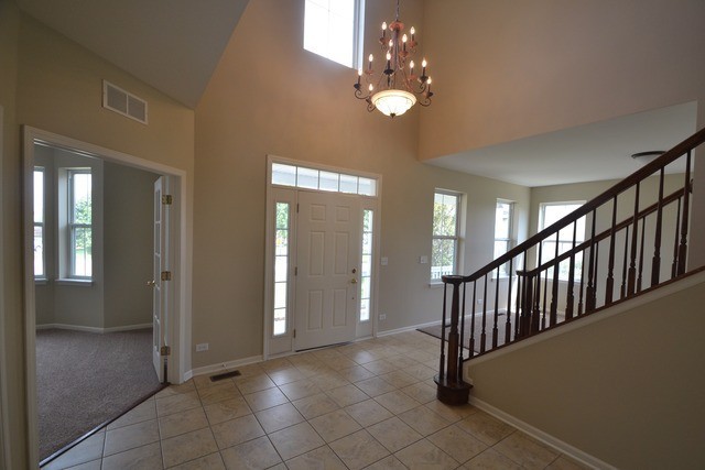 2570 Portage Ave - Photo 2 of 25