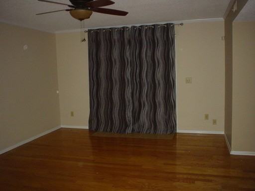 3949 Valley Ct - Photo 3 of 13