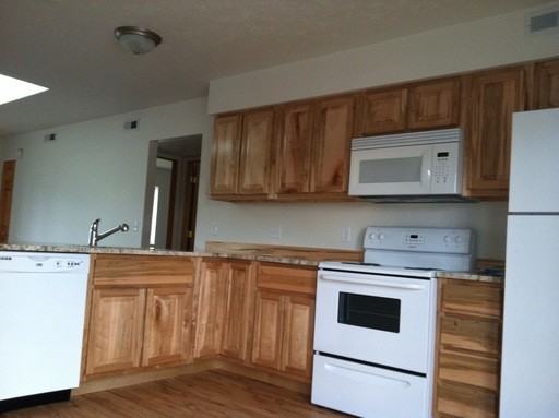 726 Peachtree Pl - Photo 2 of 7