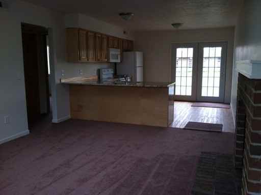 726 Peachtree Pl - Photo 3 of 7