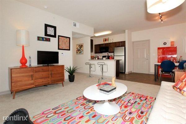 109 W 51st St #K207 - Photo 2 of 7