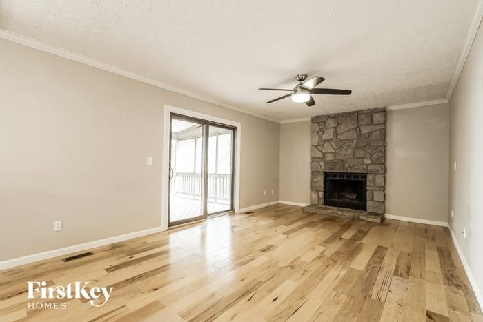 833 Lindenhaven Rd - Photo 3 of 16