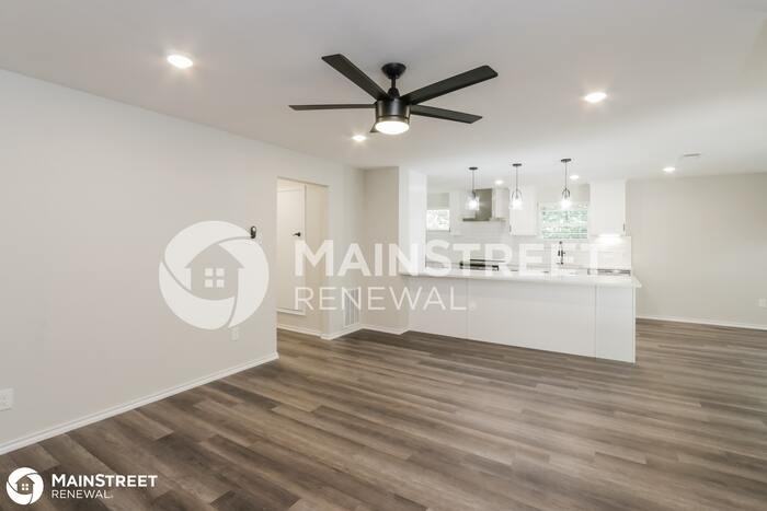 3434 Silverwood Ln - Photo 3 of 14