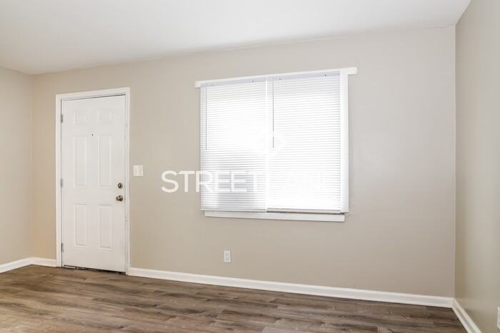 1422 Miller Ave - Photo 2 of 15